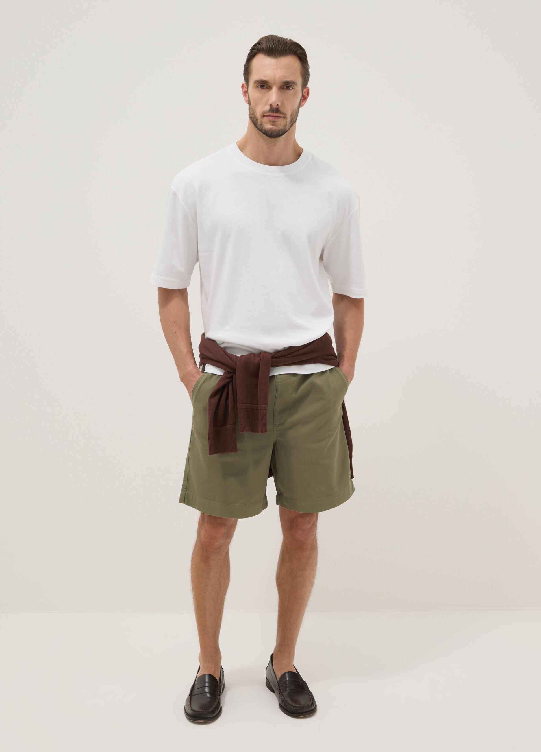 Green regular-fit pure cotton shorts