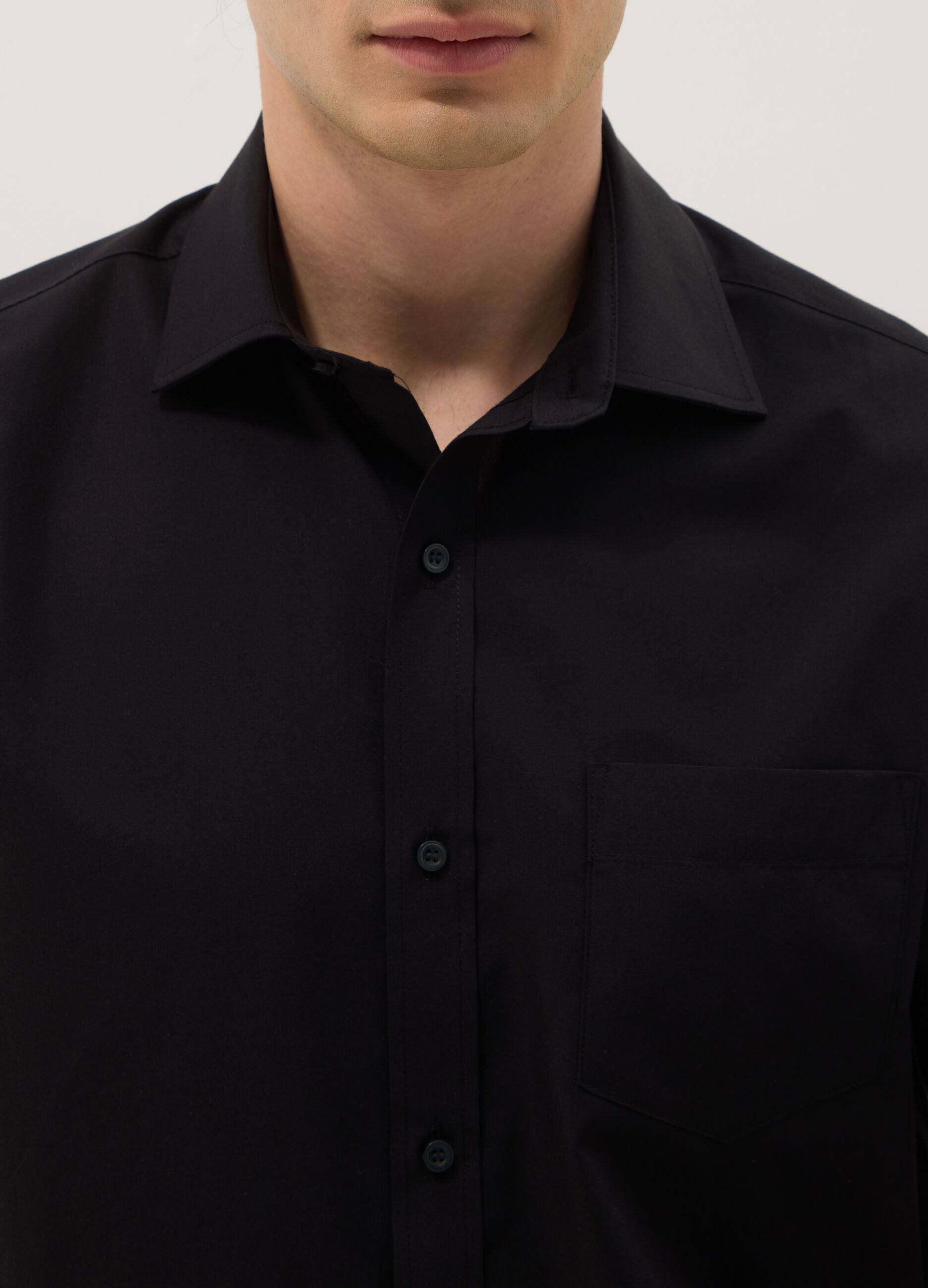 Black short-sleeve shirt with classic collar