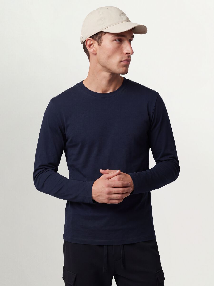 Men&rsquo;s Blue Long-Sleeve Crew-Neck T-shirt in 100% Organic Cotton_1