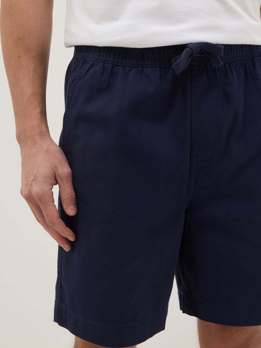 Blue pure cotton Bermuda shorts with elasticated waist_3