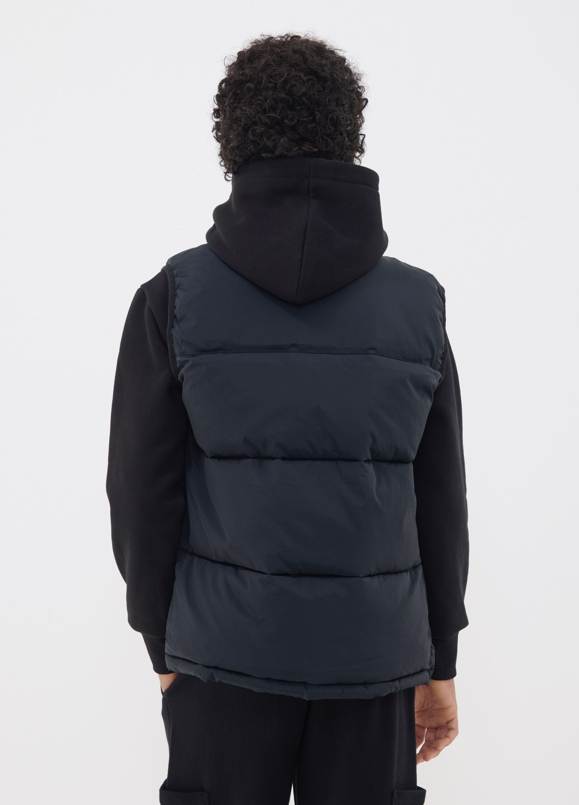 Black water-repellent padded gilet with zip and high neck for boys