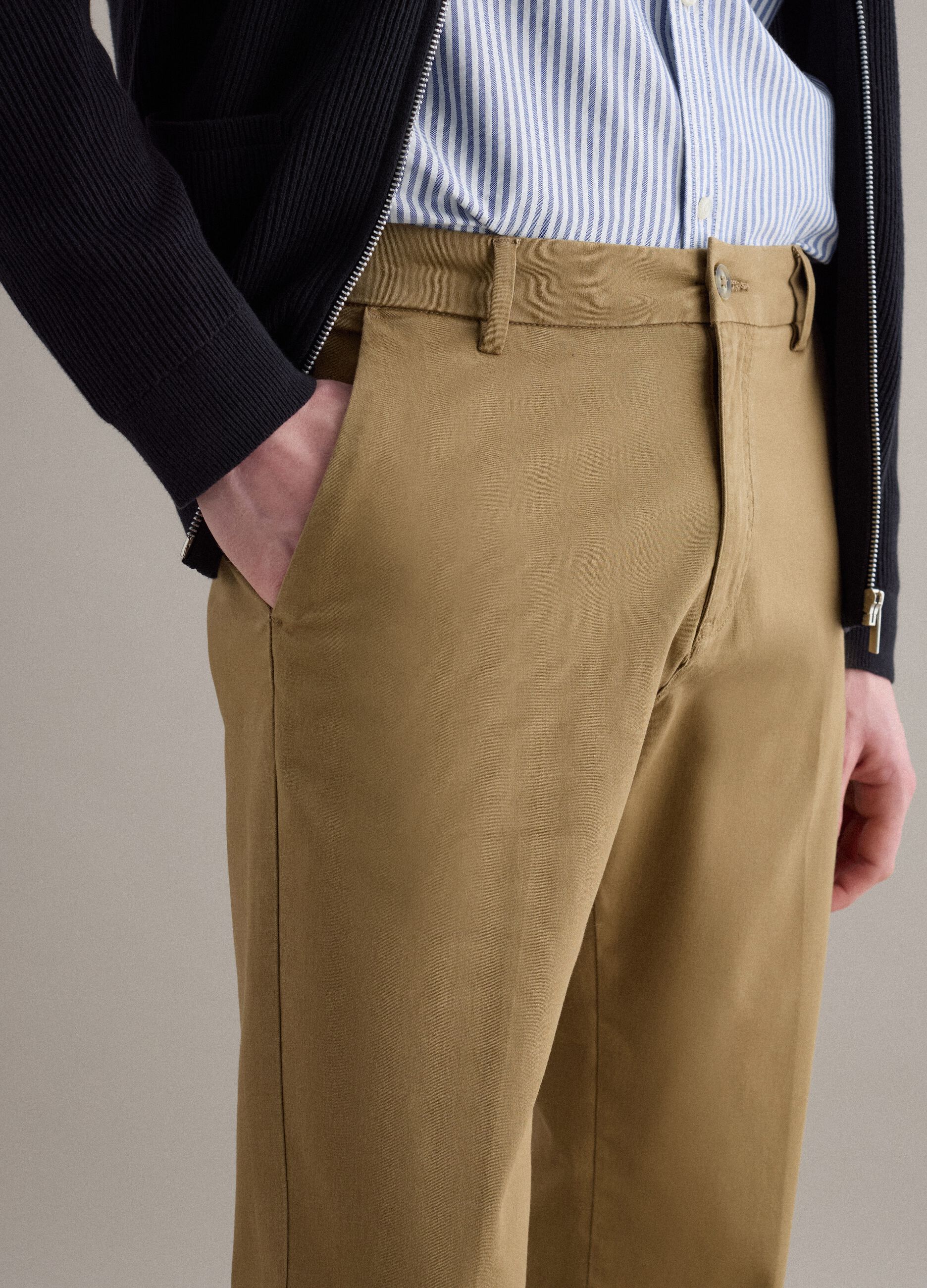 Pantaloni chino marrone in cotone elasticizzato slim fit