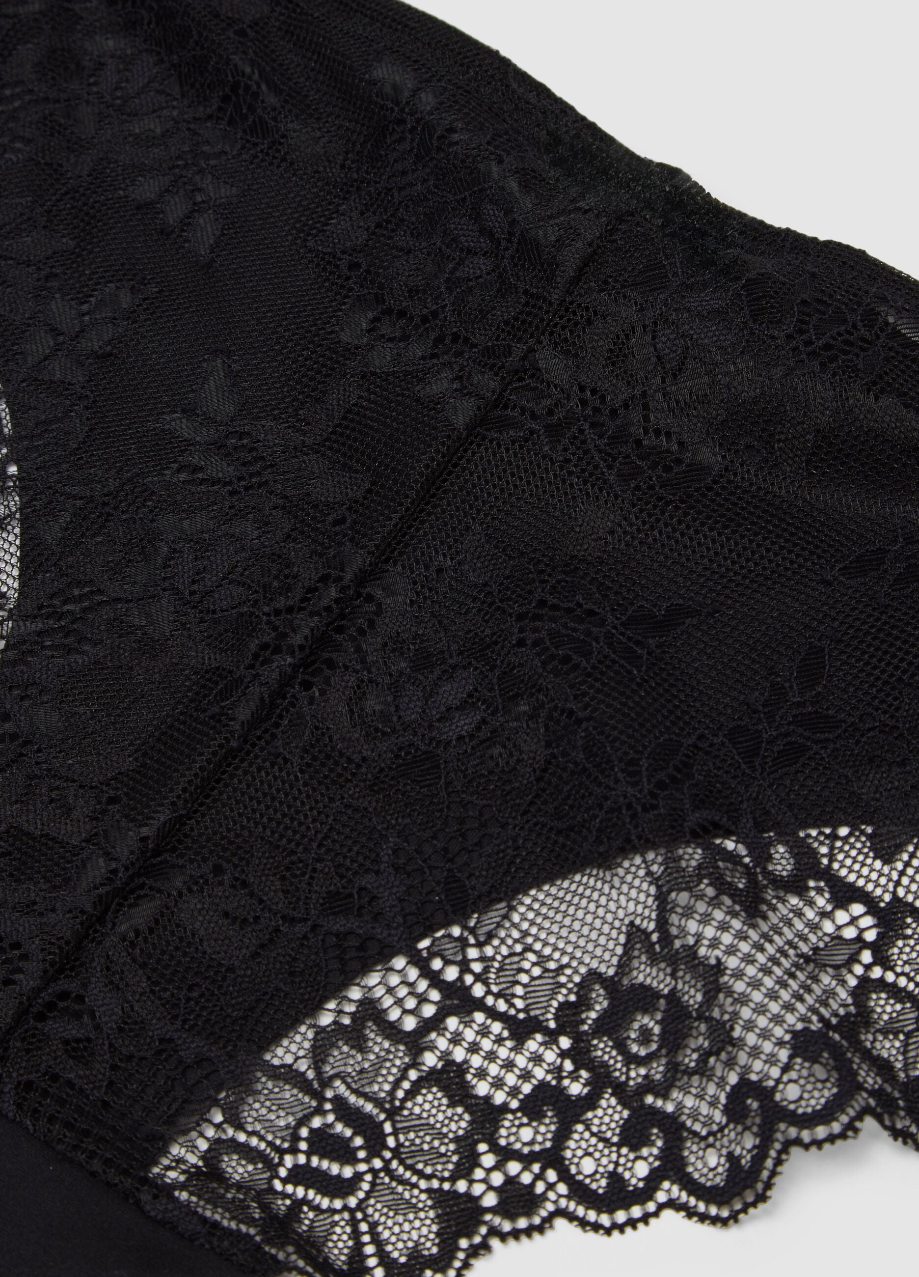 Black regular fit briefs with lace details