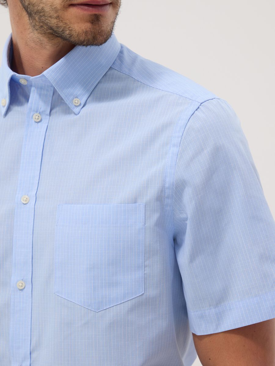 Light blue short-sleeve shirt with button-down collar_3
