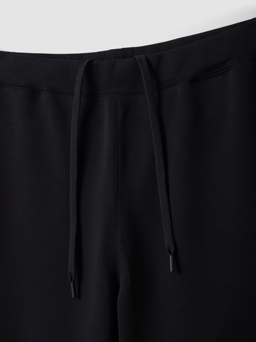 Jogger neri regular fit in tessuto elasticizzato Easy dry_5