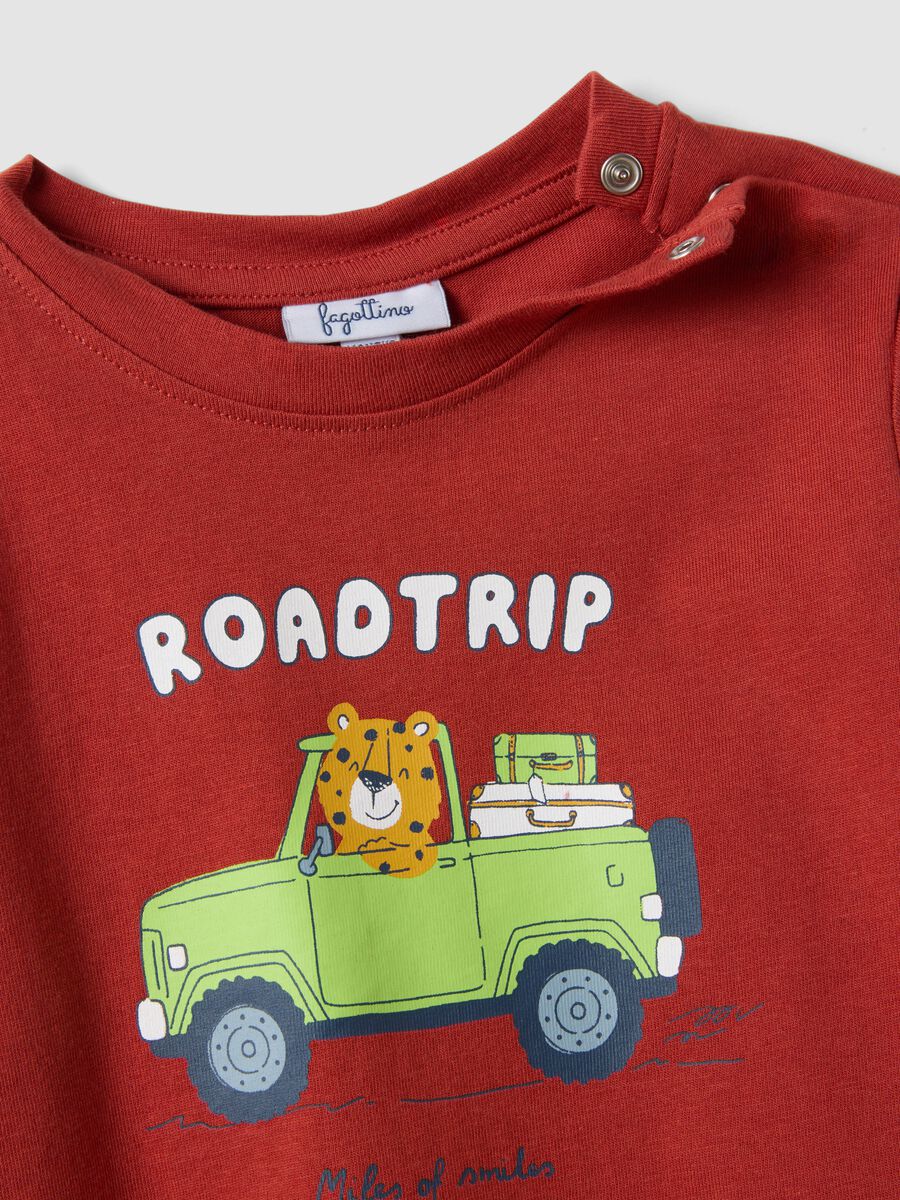 T-shirt rossa in puro cotone organico con stampa regular fit per bimbo_2