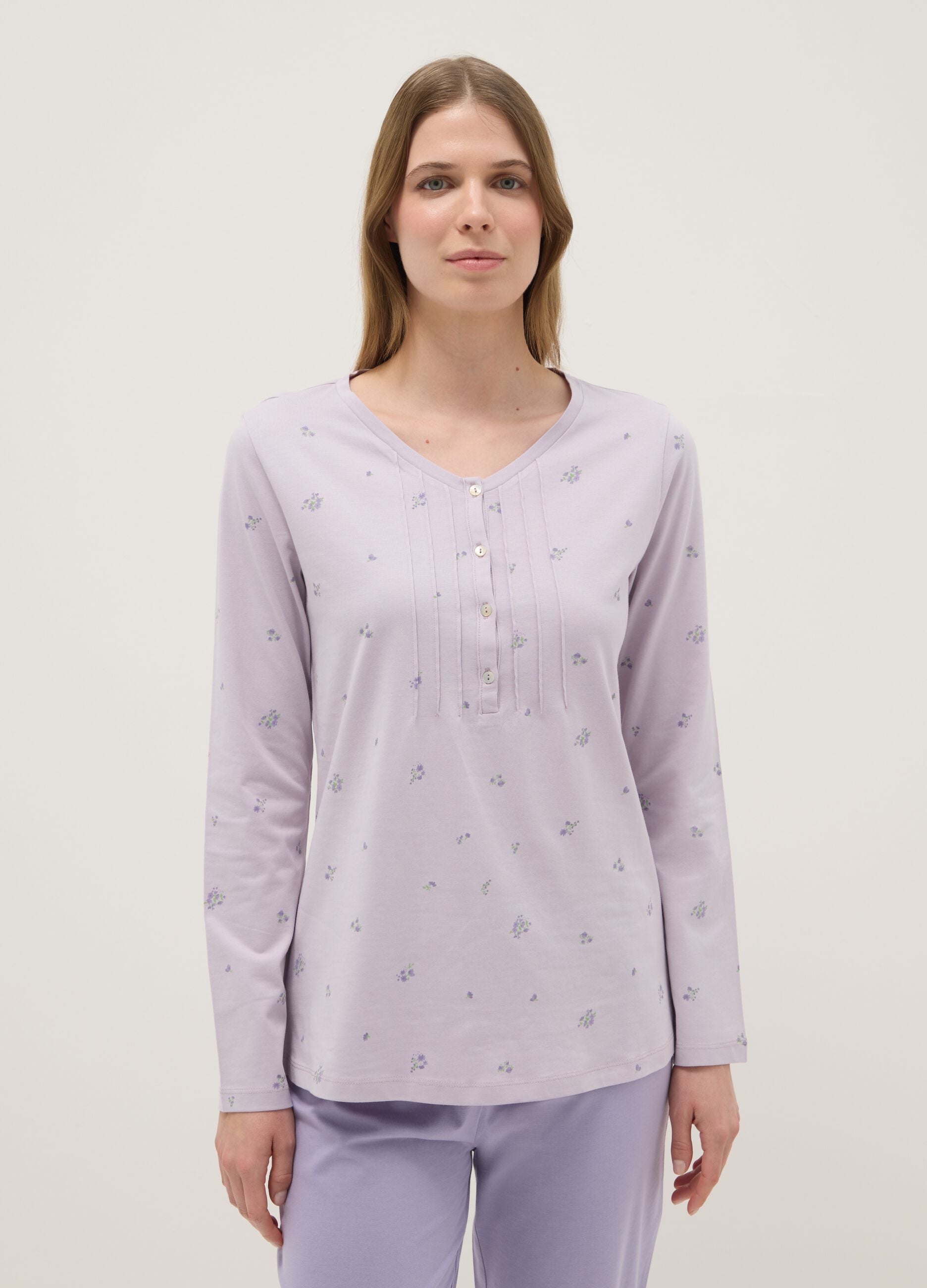 Purple pure cotton pyjamas with serafino collar and floral pattern