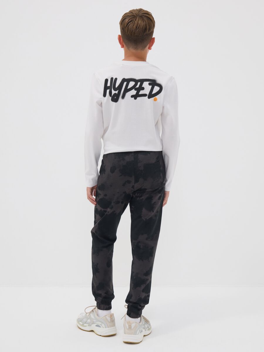Black pure cotton jogger trousers with gradient print for boys_1