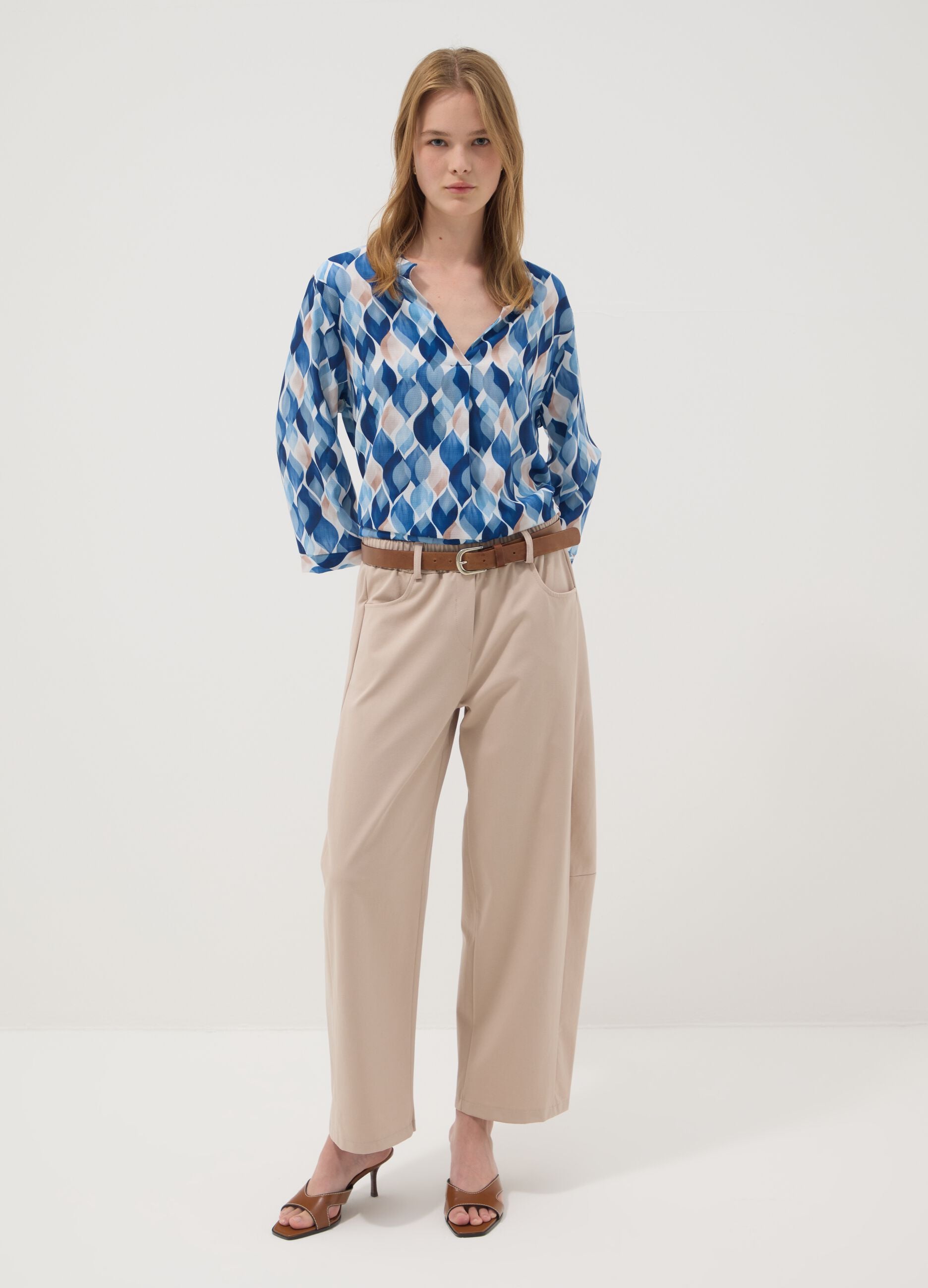 Beige wide-leg trousers in stretch cotton