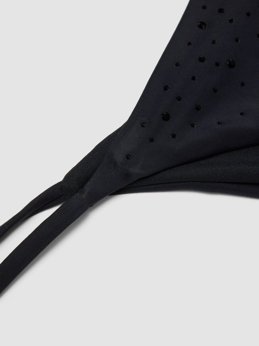 Slip bikini elasticizzato nero con dettagli brillanti_5