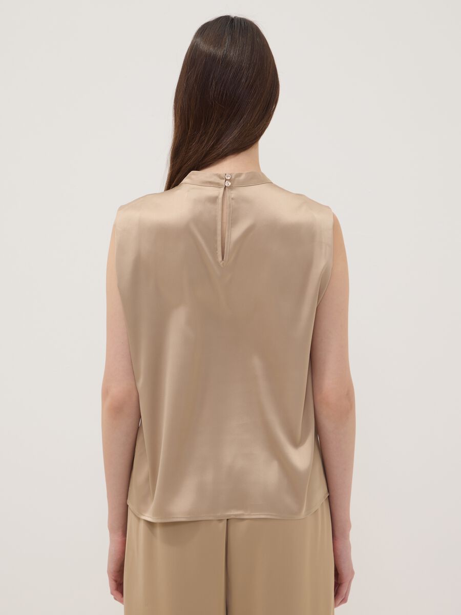 Beige stretch fabric high-neck top_3