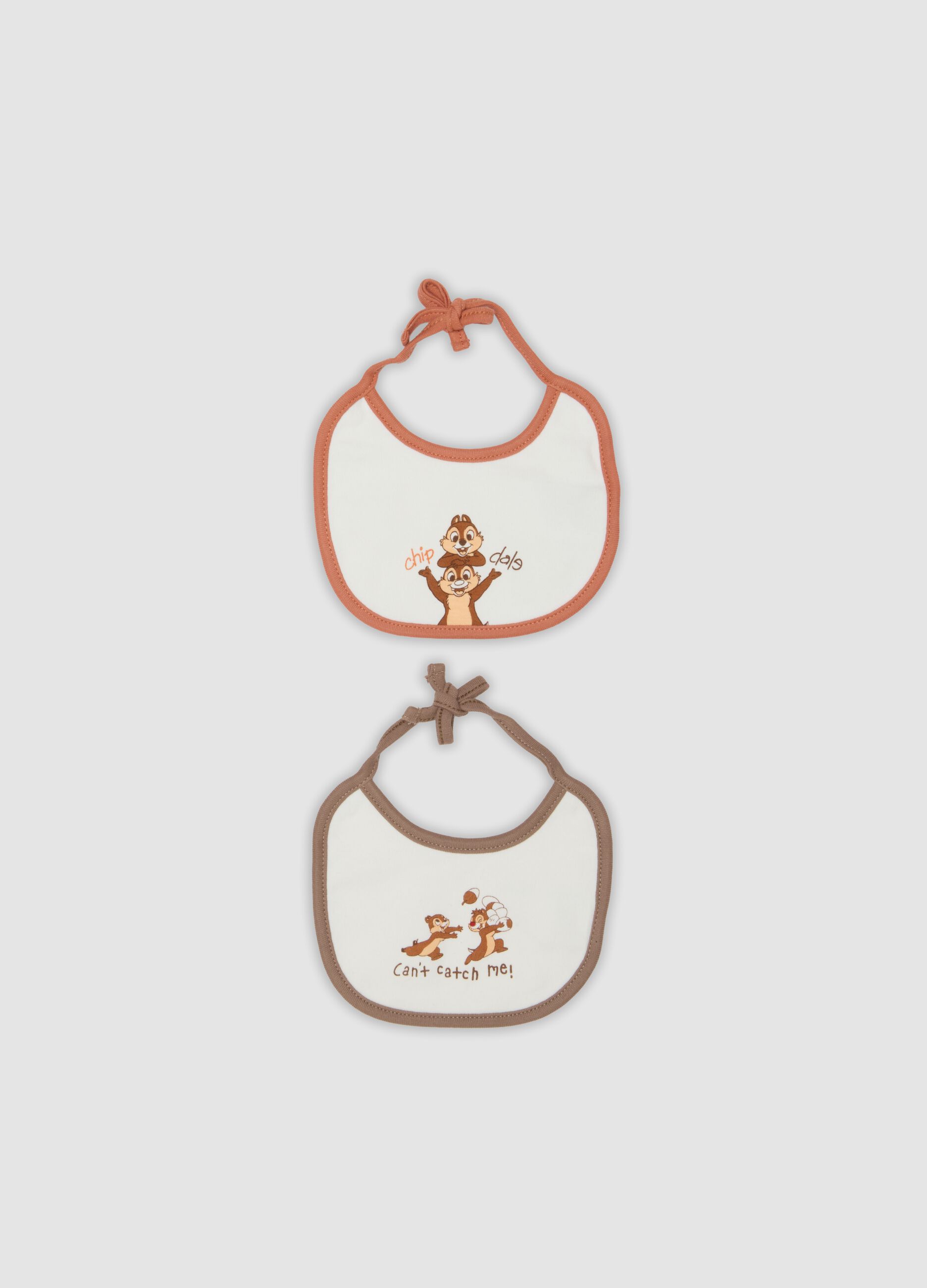 2-pack of organic cotton bibs with Chip and Dale print