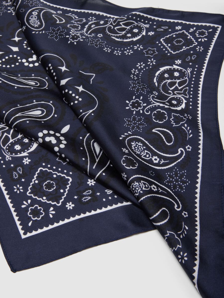 Bandana blu regular fit con motivo paisley_3