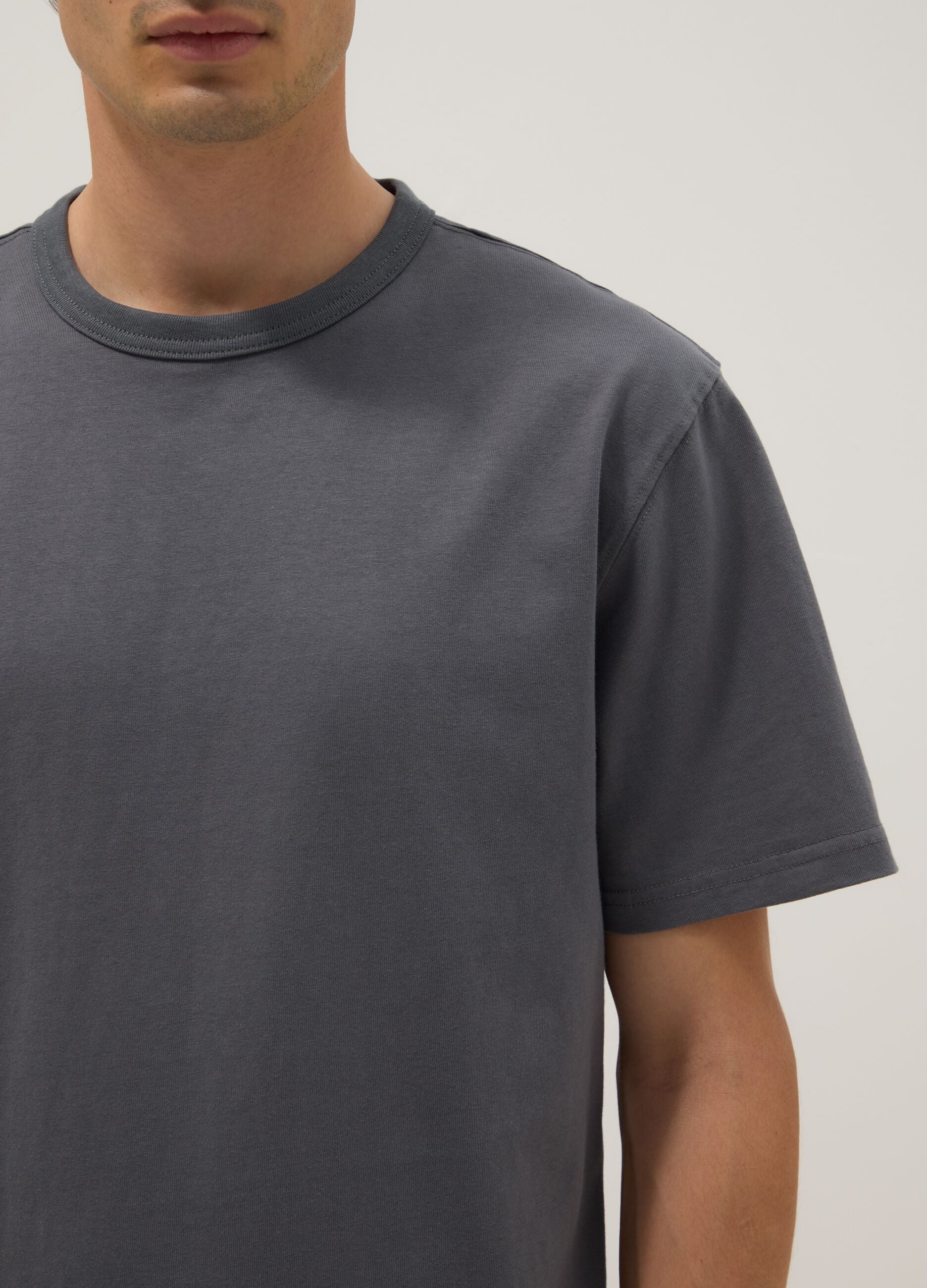 Grey crew neck T-shirt in pure cotton with relaxed fit