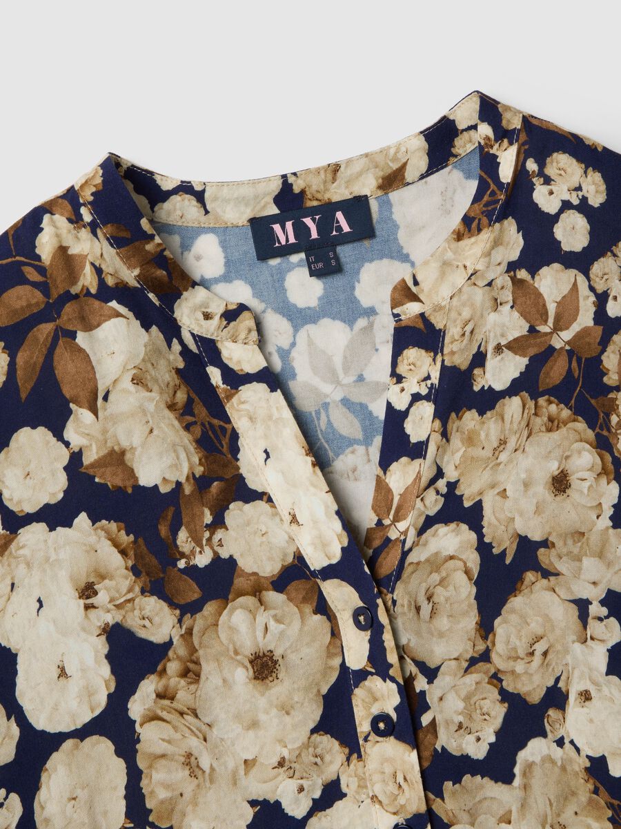 Multicolour pure viscose floral design regular fit shirt_5