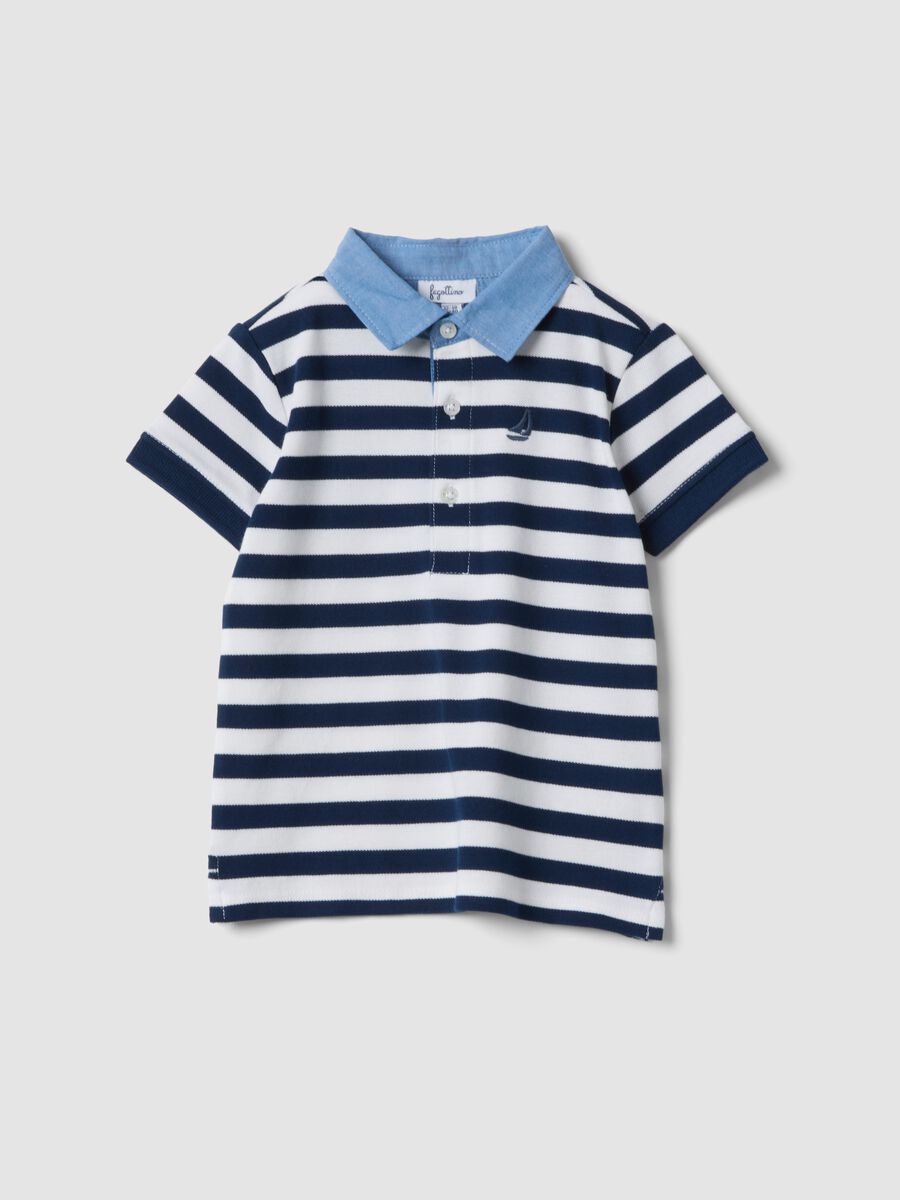 Polo a righe bianche e blu in cotone elasticizzato da bimbo regular fit_0