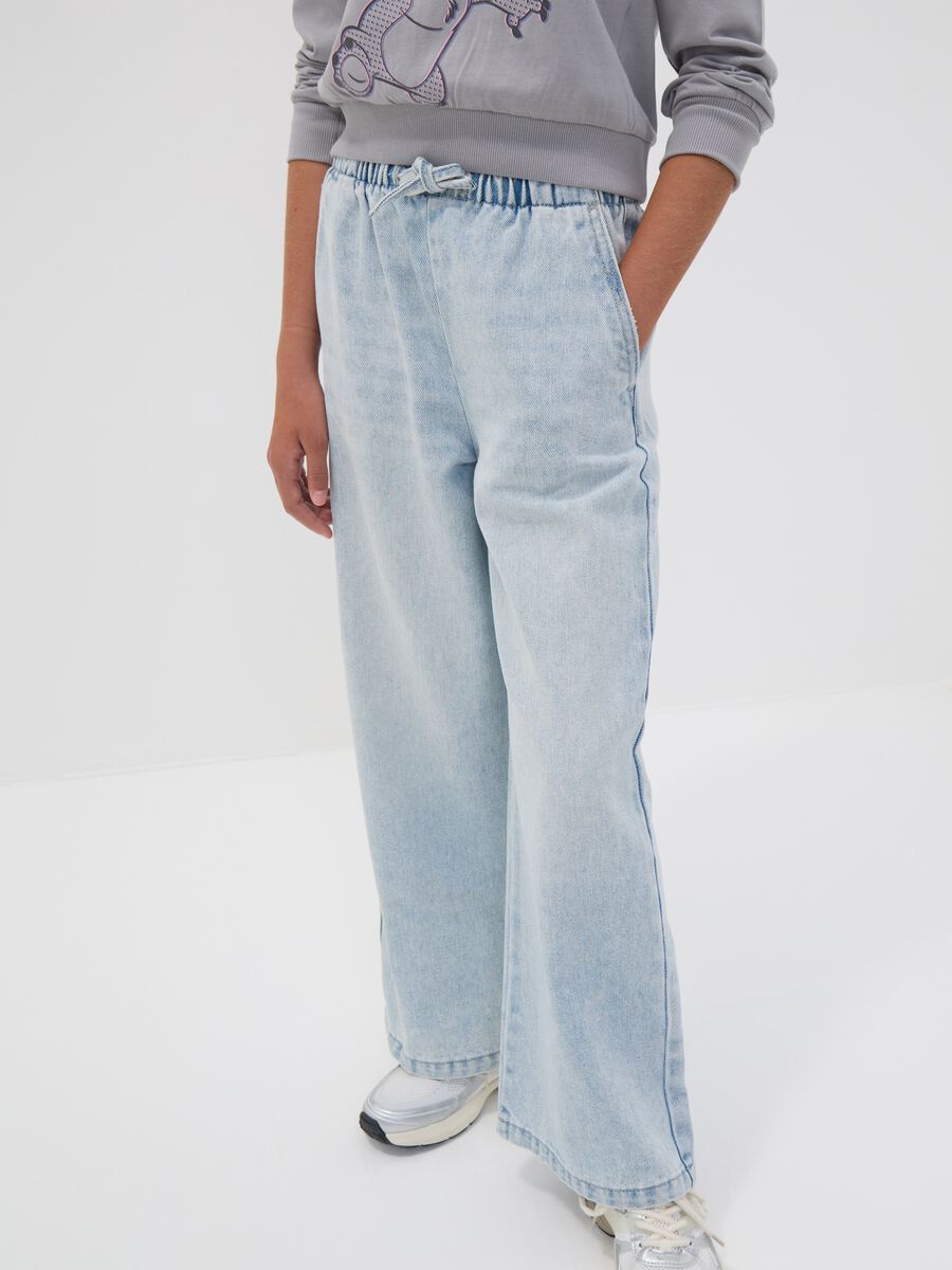 Light blue wide-leg jeans in cotton and viscose blend for girls_2