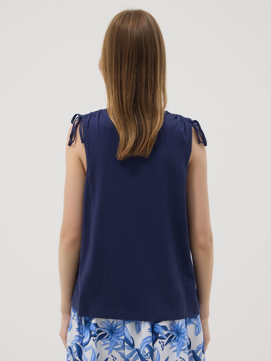 Blue pure cotton tank top with shoulder ties_3