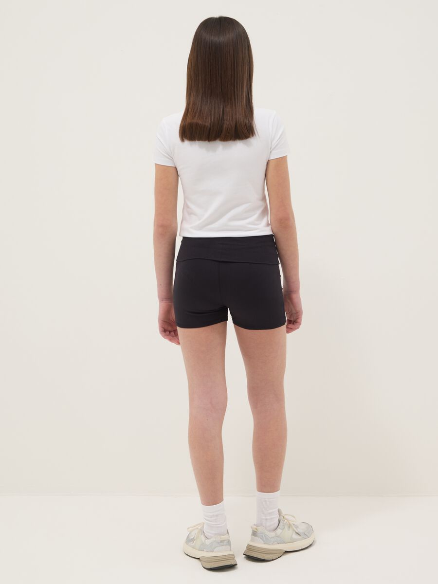Shorts neri in cotone organico elasticizzato da ragazza slim fit_1