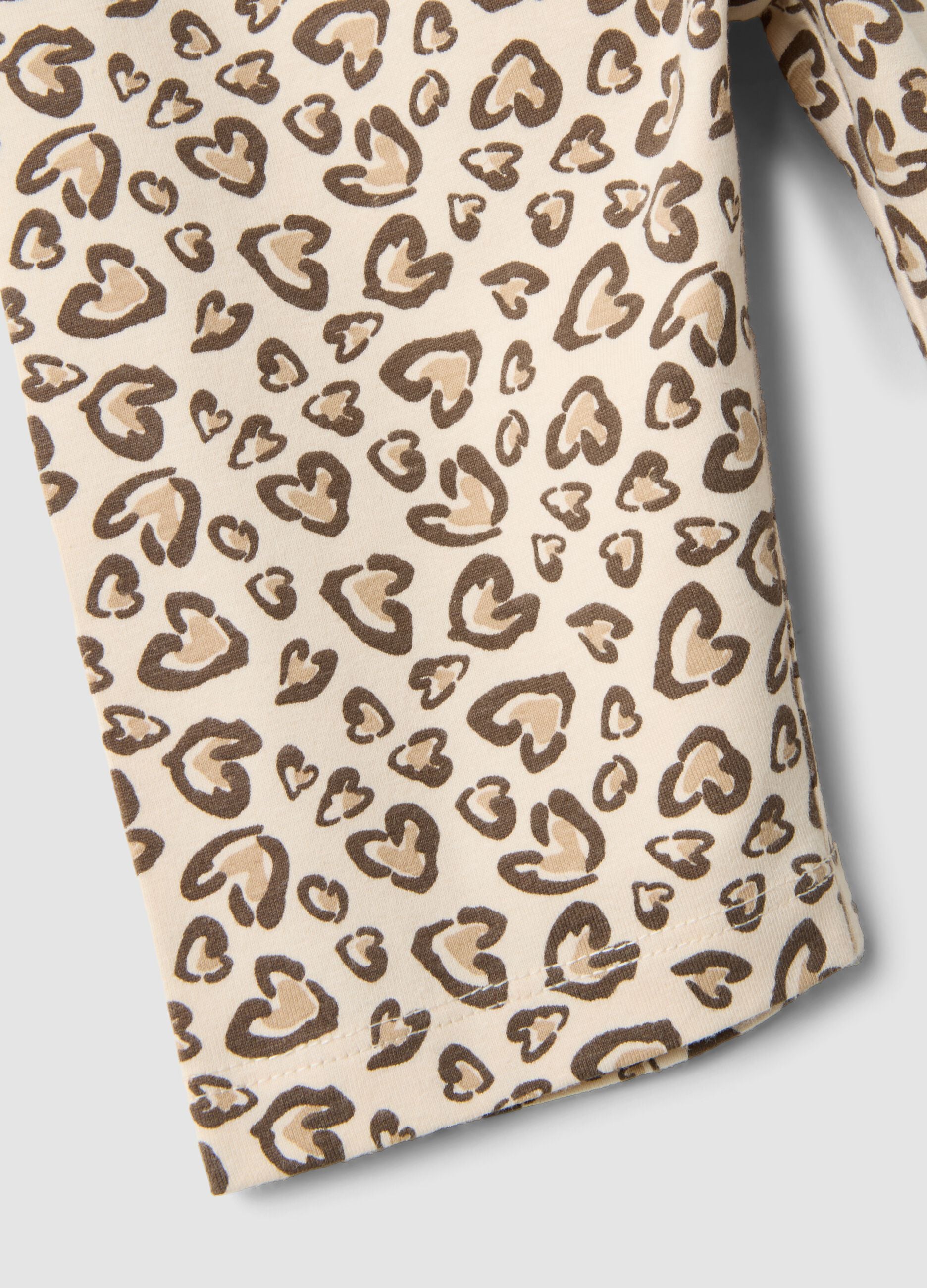 Beige organic cotton skinny cycling shorts with heart print for girls