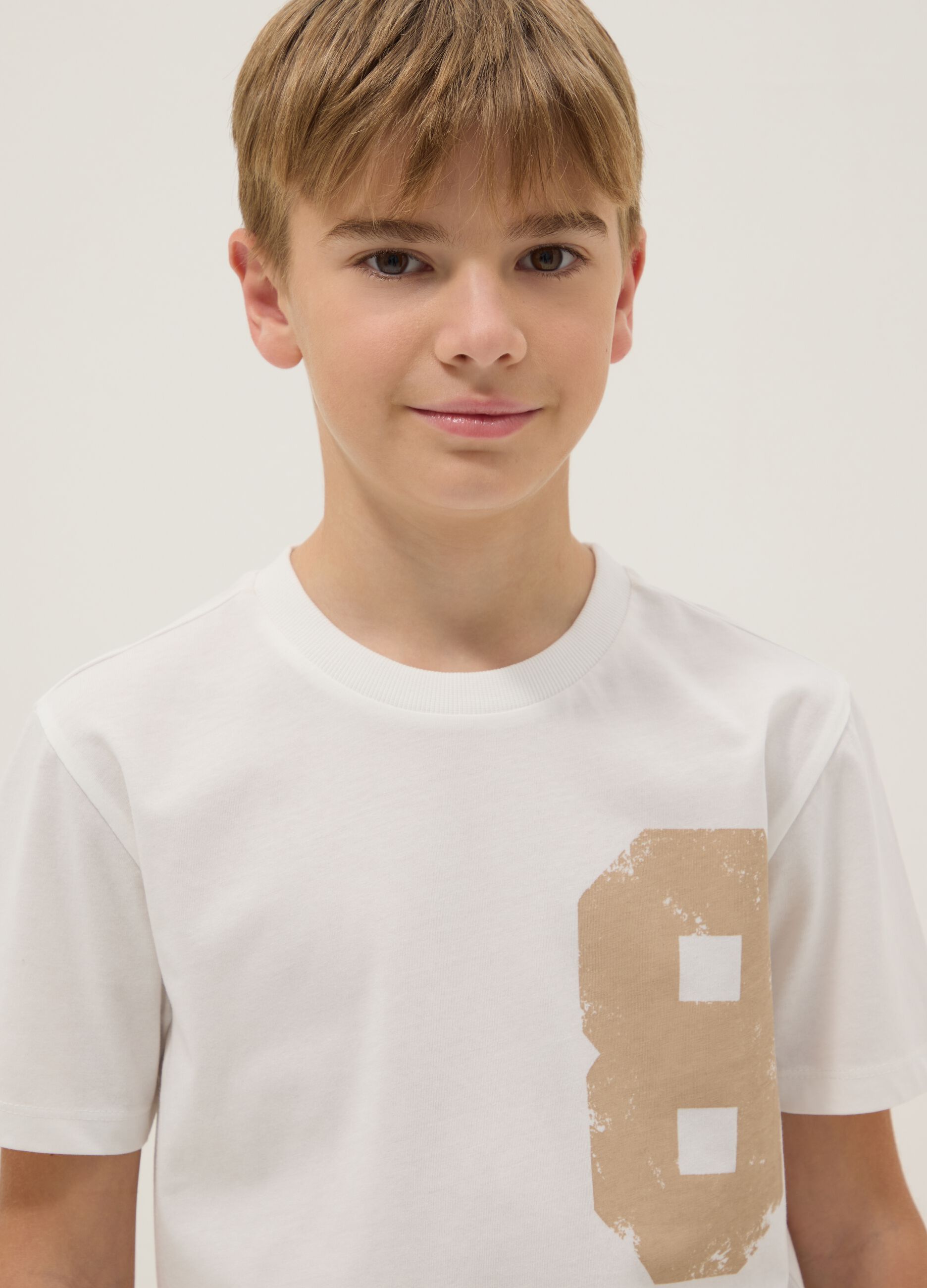 Boys' regular fit white pure cotton T-shirt with print