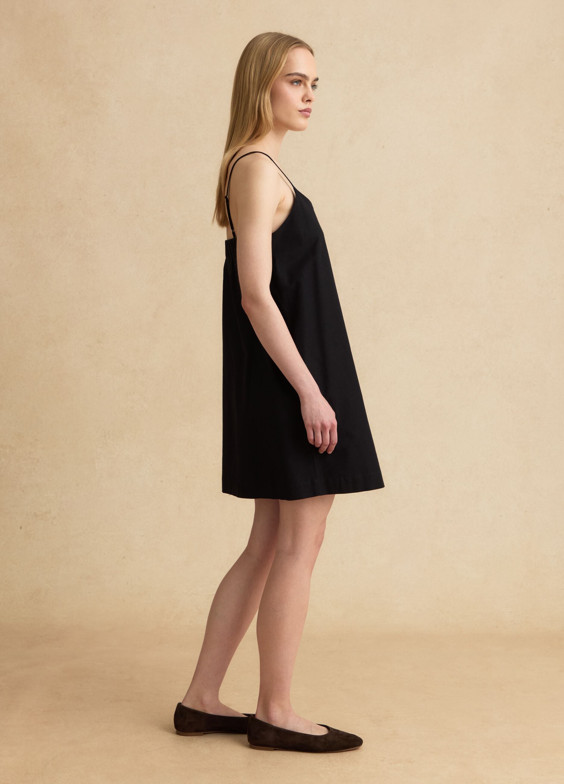 Black slip dress in cotton-linen blend