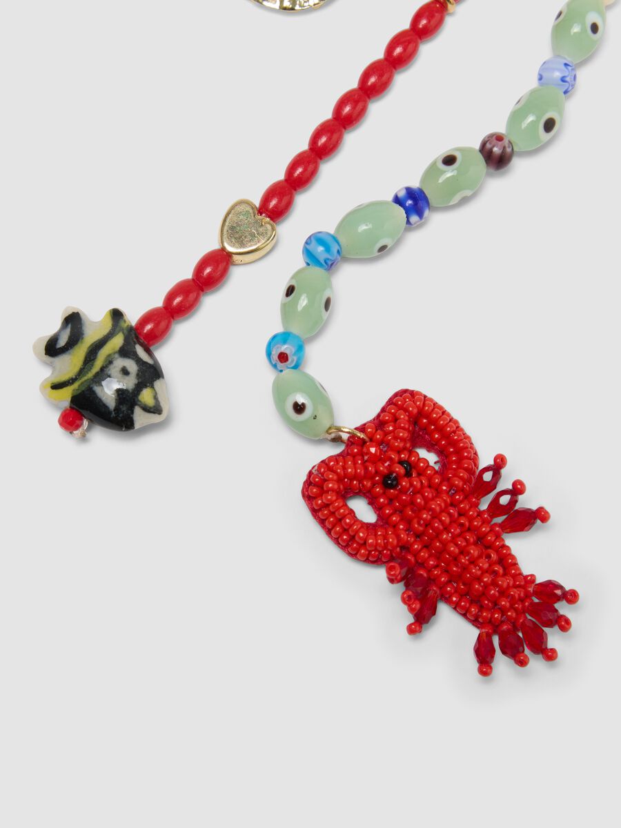 Portachiavi multicolor con charms decorativi_2