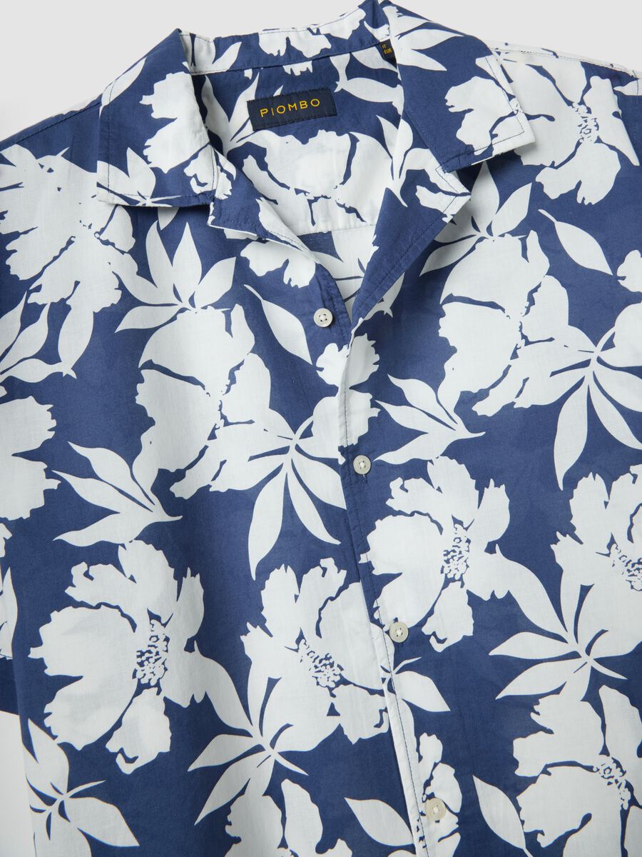 Camicia blu a fiori in cotone organico_5