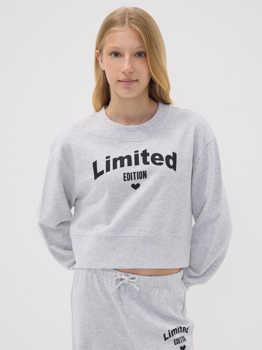 Grey organic cotton sweatshirt with front print for girls_0