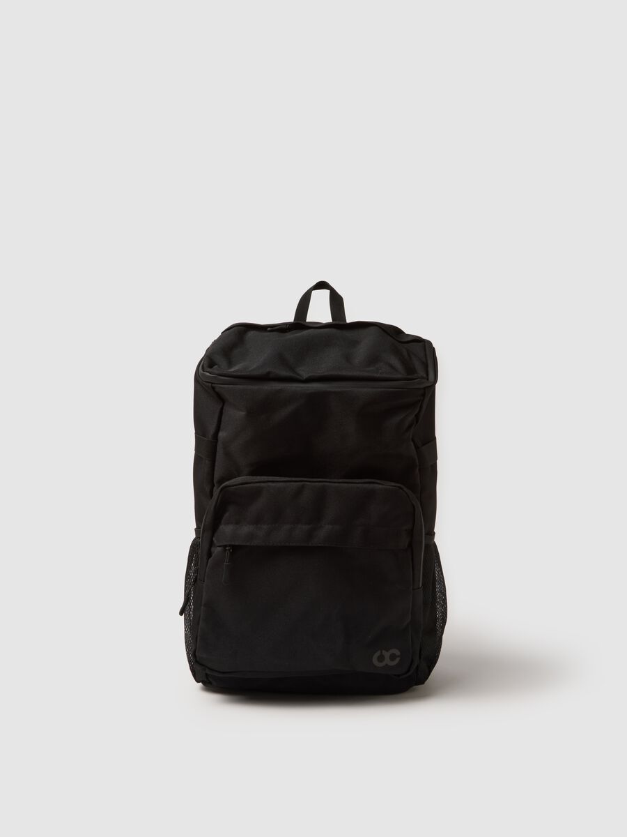 Zaino sportivo nero con spallacci regolabili_0