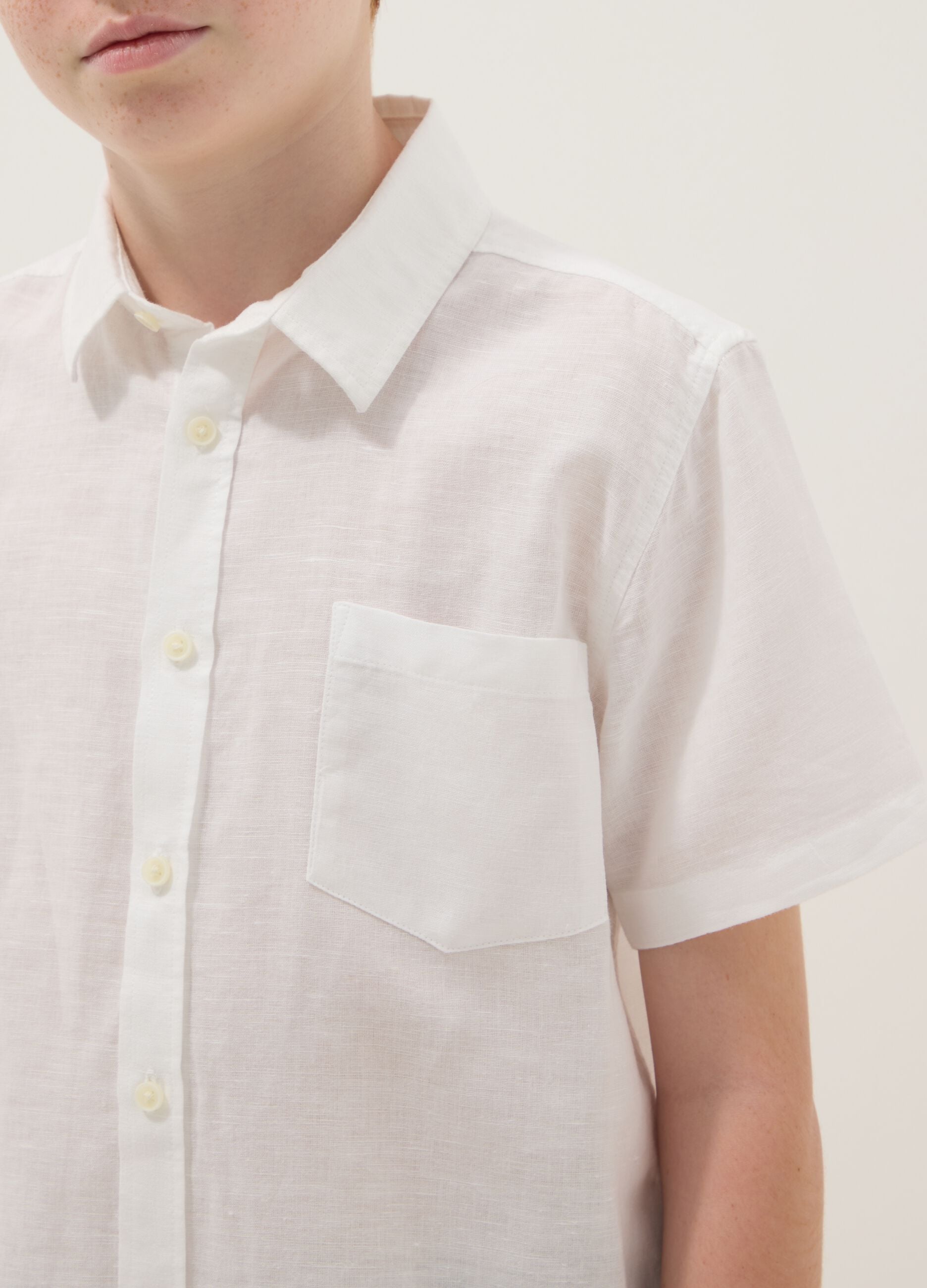Boys&rsquo; white linen-cotton blend shirt, regular fit