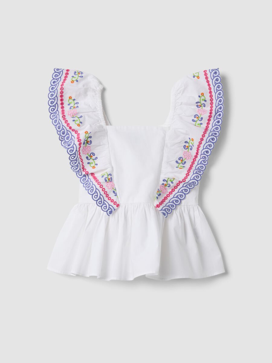 White pure cotton tank top with embroidered ruffle sleeves_3