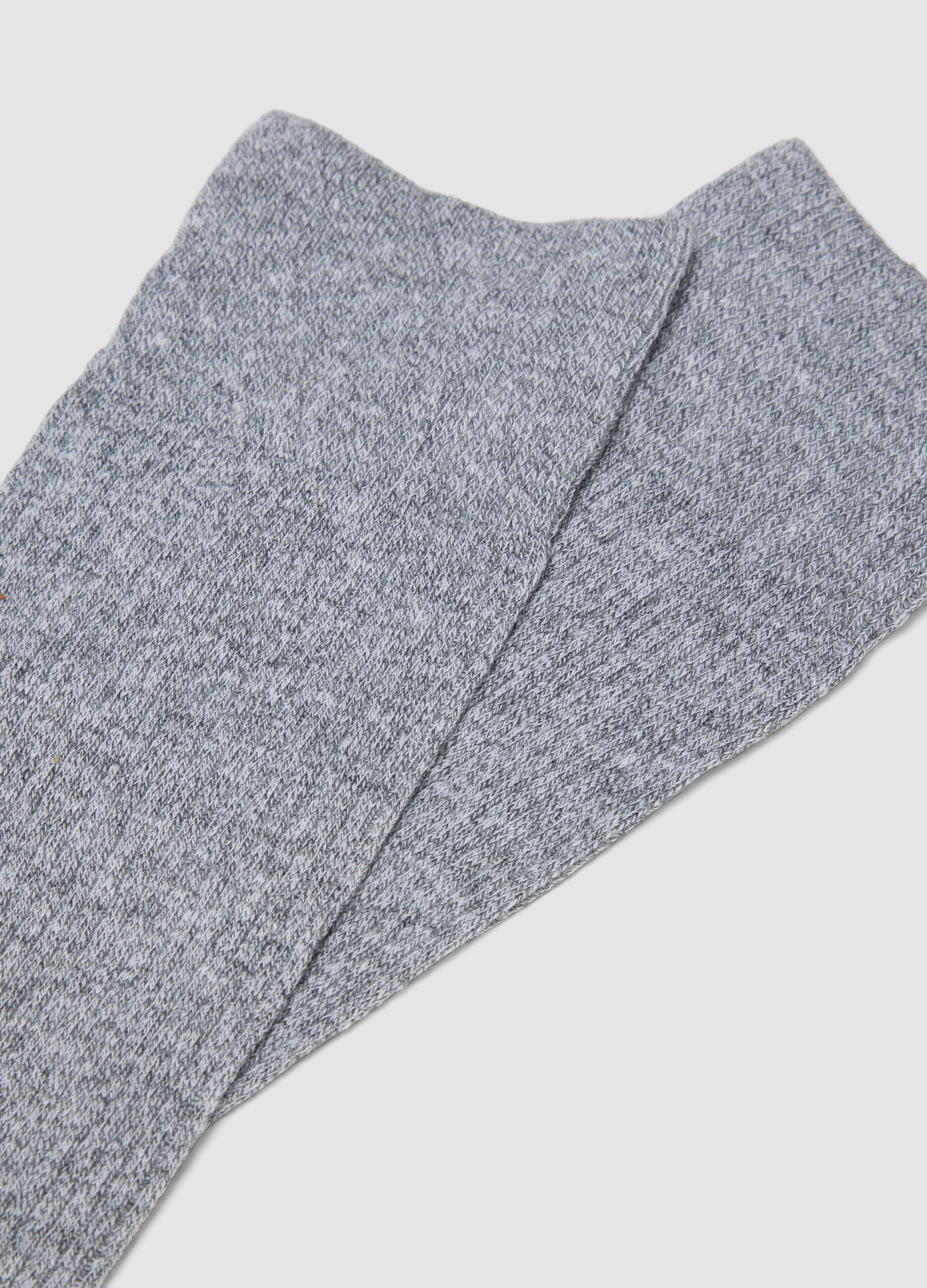 Long grey socks in stretch cotton and linen blend