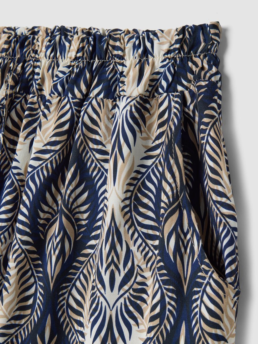 Blue pure-viscose trousers with all-over print, regular fit_5