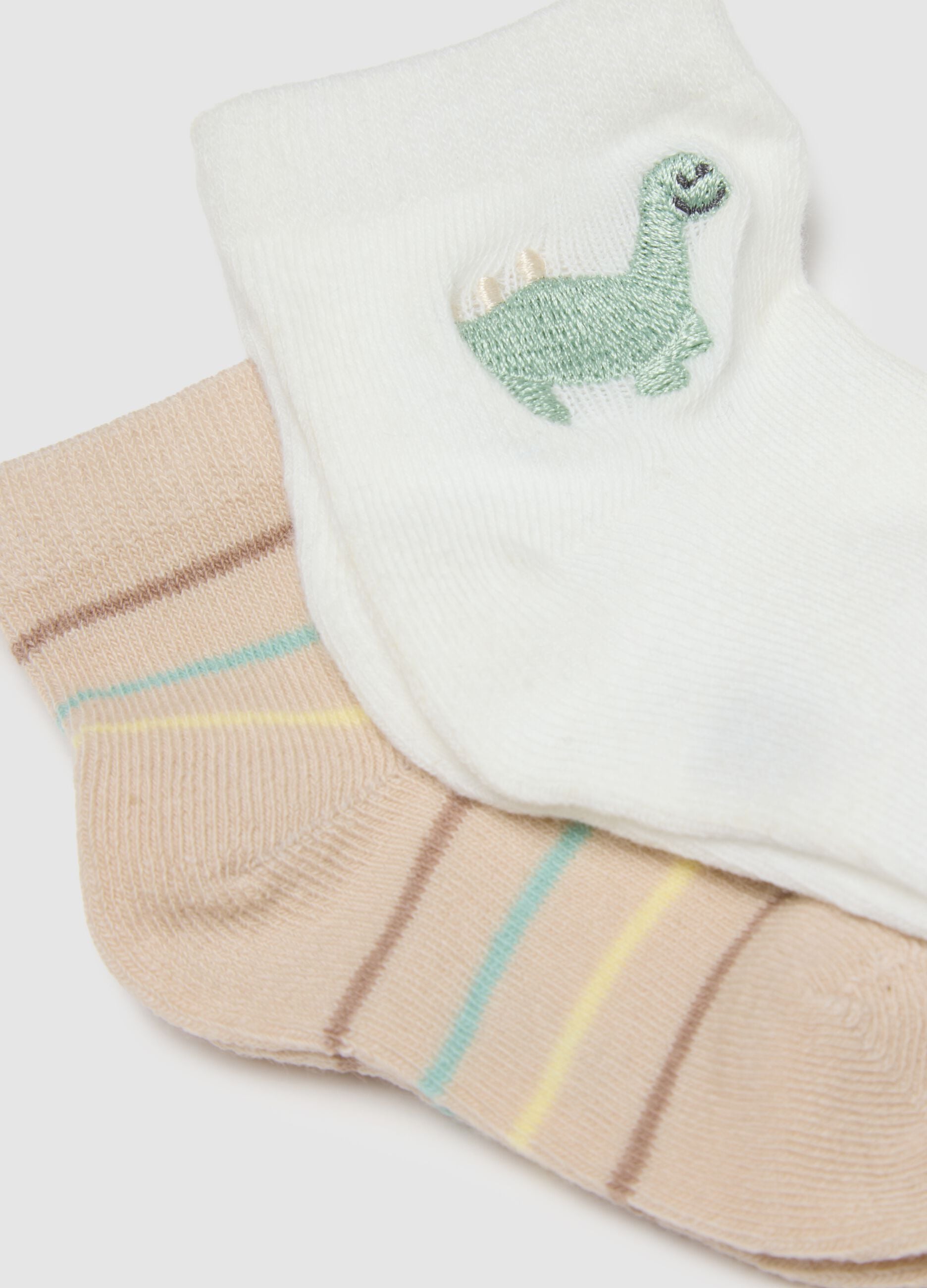 Multicolour cotton blend sock tripack for newborns with embroidery
