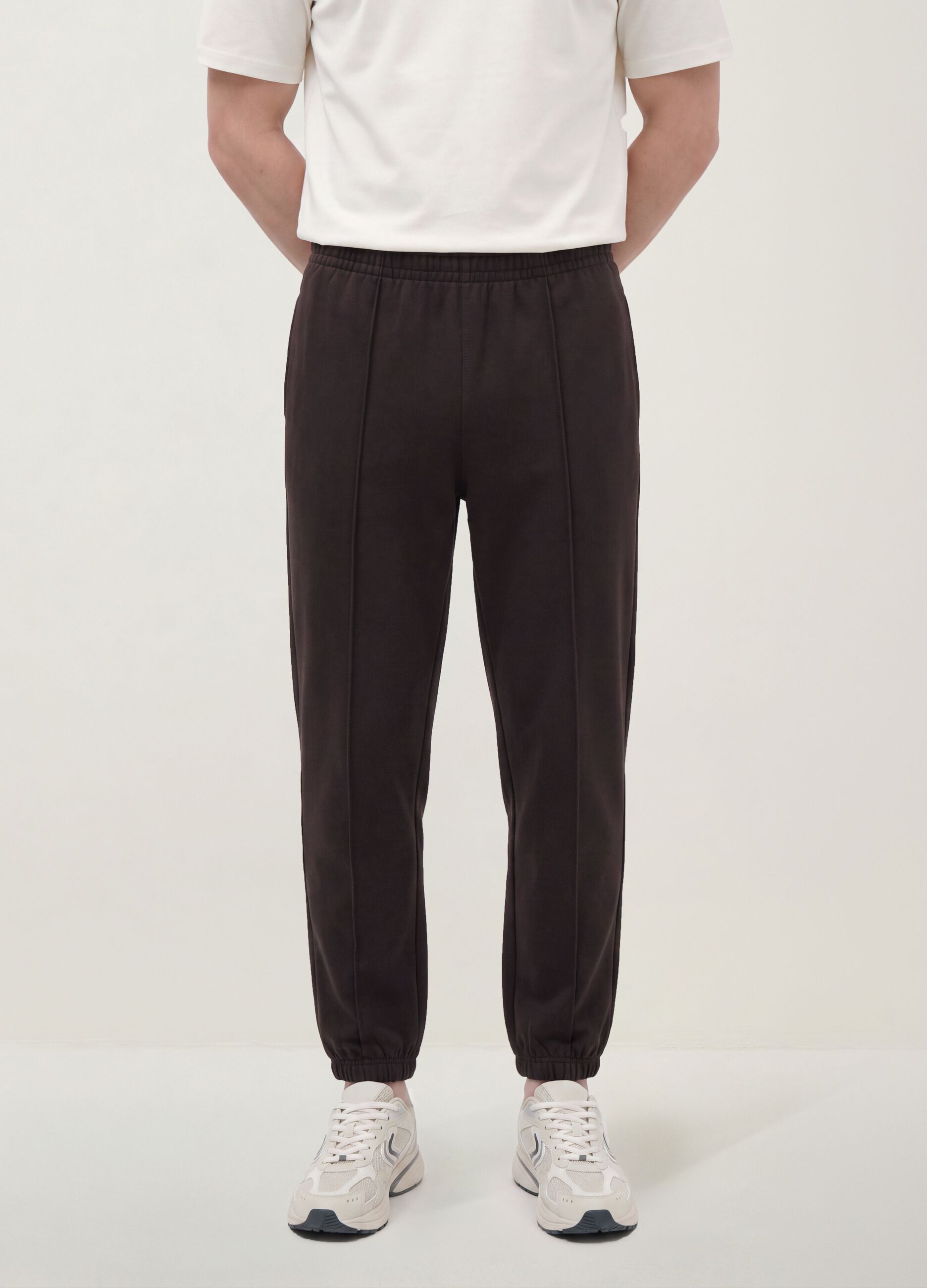 Men&rsquo;s brown relaxed-fit stretch joggers