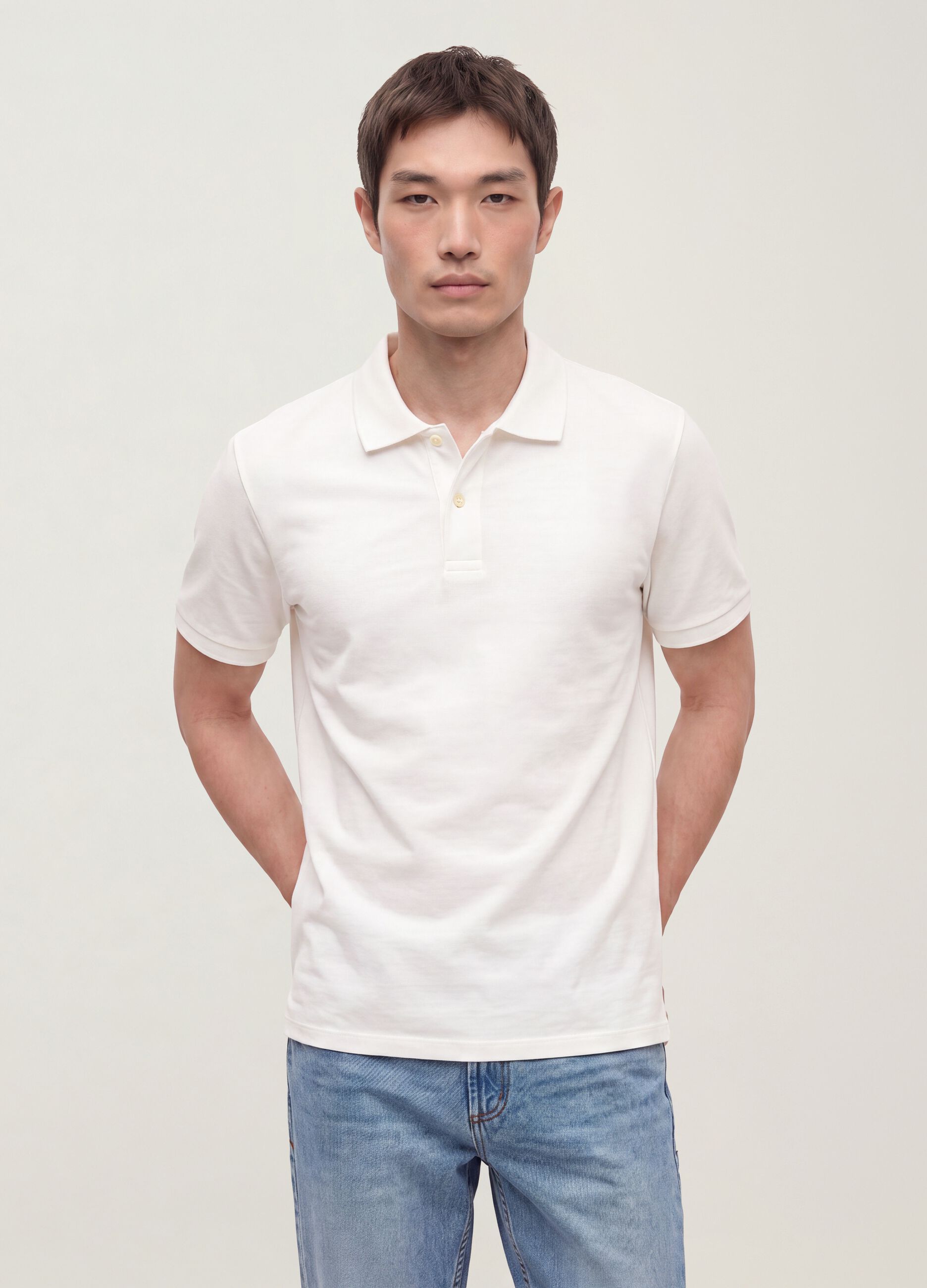 White pure cotton piqu&eacute; polo shirt with classic collar, regular fit