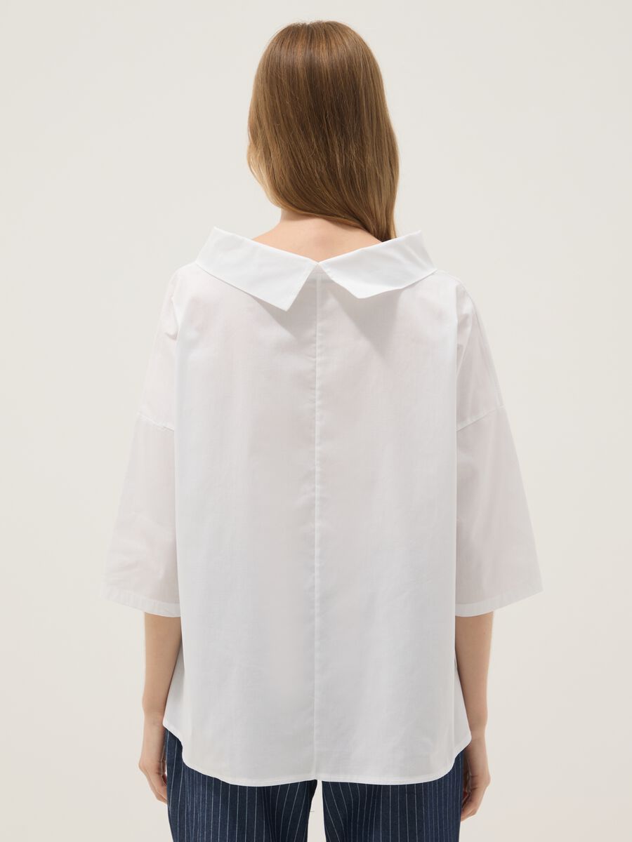 White stretch-cotton top with soft funnel neck_3