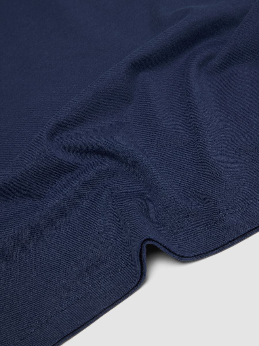 2-pack of boys&rsquo; blue and white organic cotton vests_2