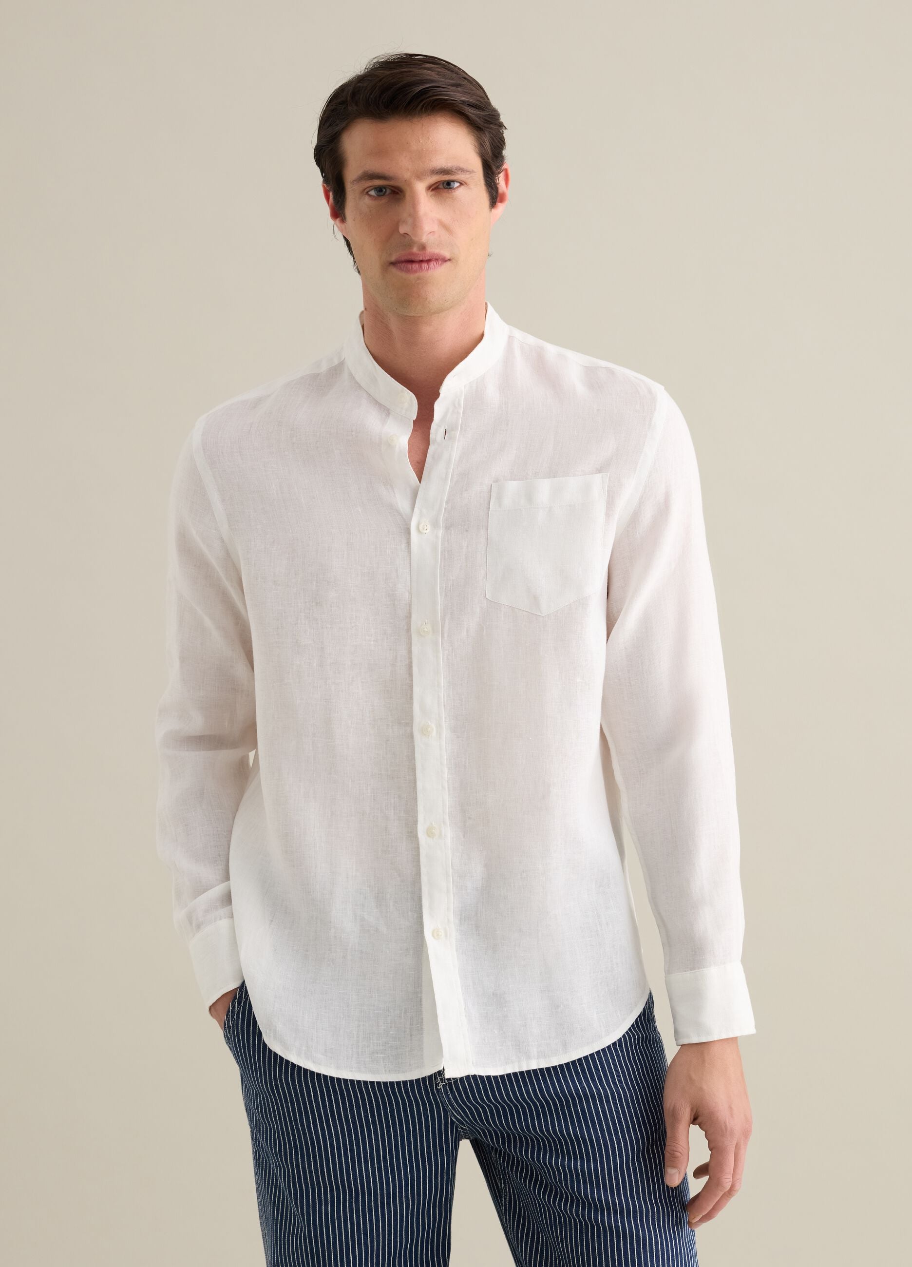 Men&rsquo;s white regular-fit shirt in 100% linen