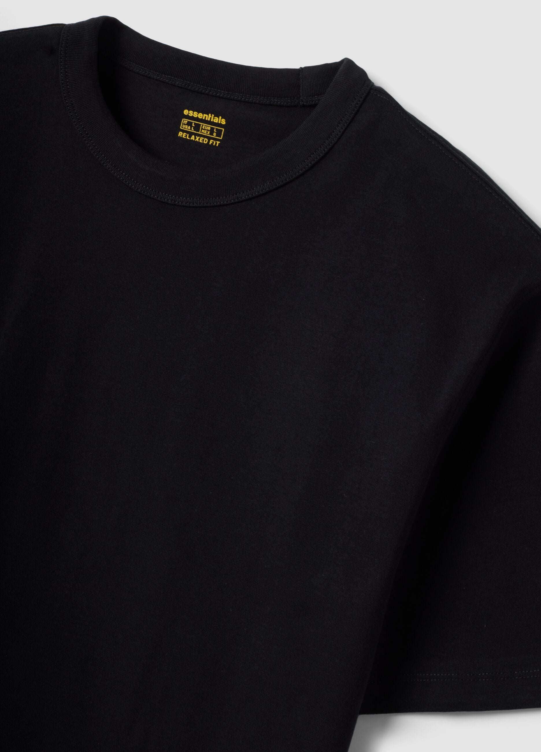 Black pure cotton crew-neck T-shirt with a relaxed fit