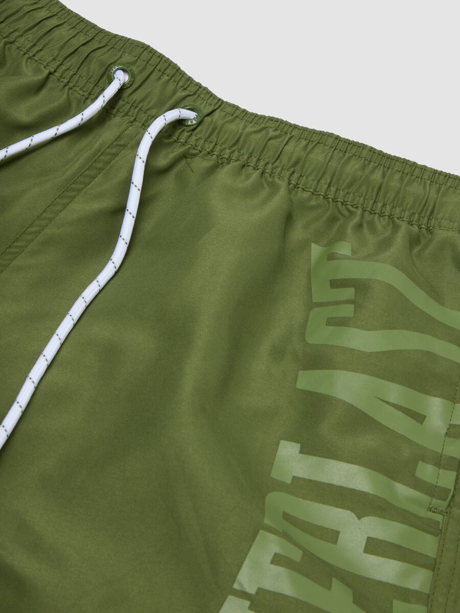 Green swim shorts with contrast drawstring_5