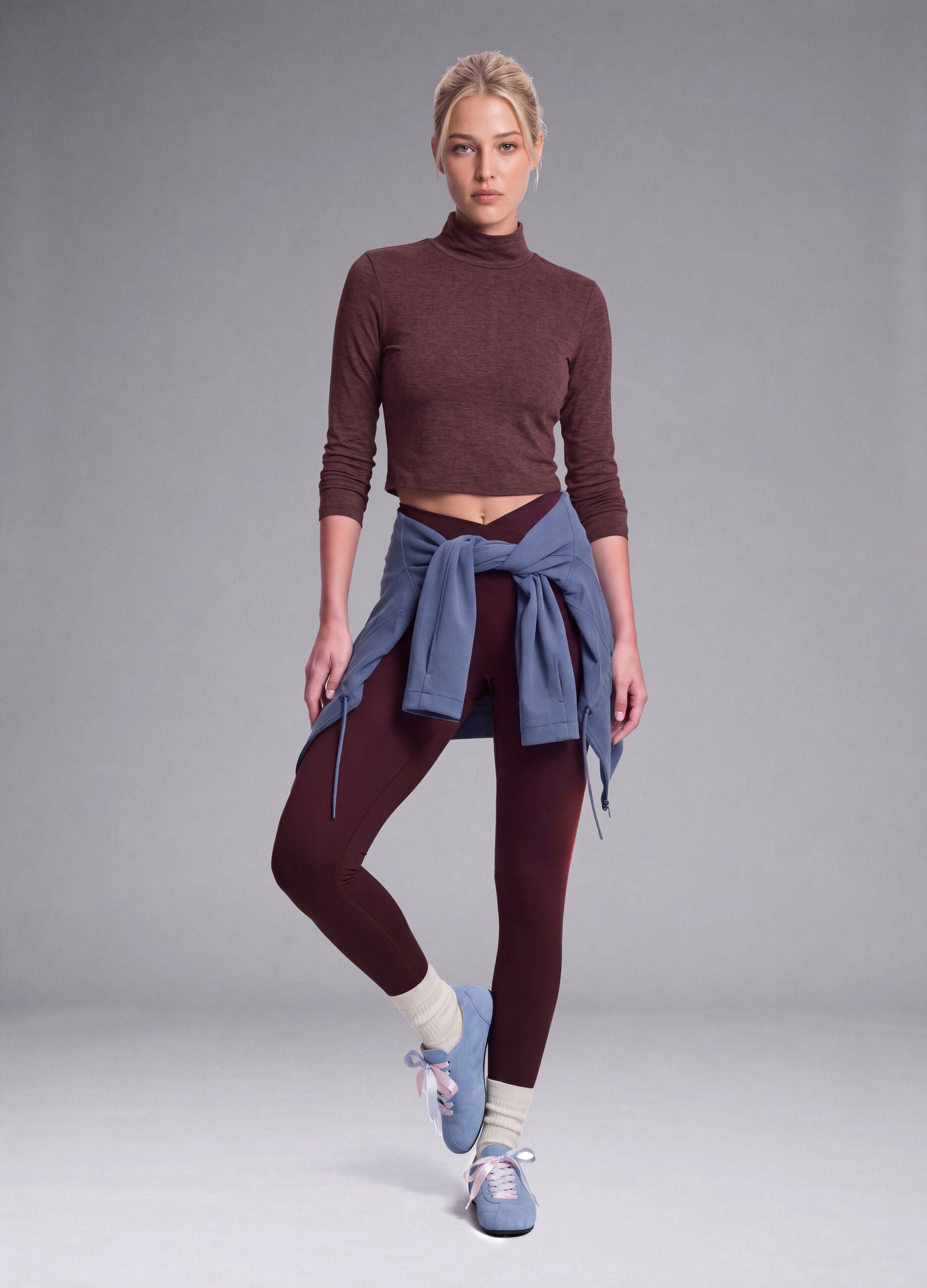 Purple cropped stretch T-shirt with high neck, Easy Dry &ndash; ALTAVIA STUDIO