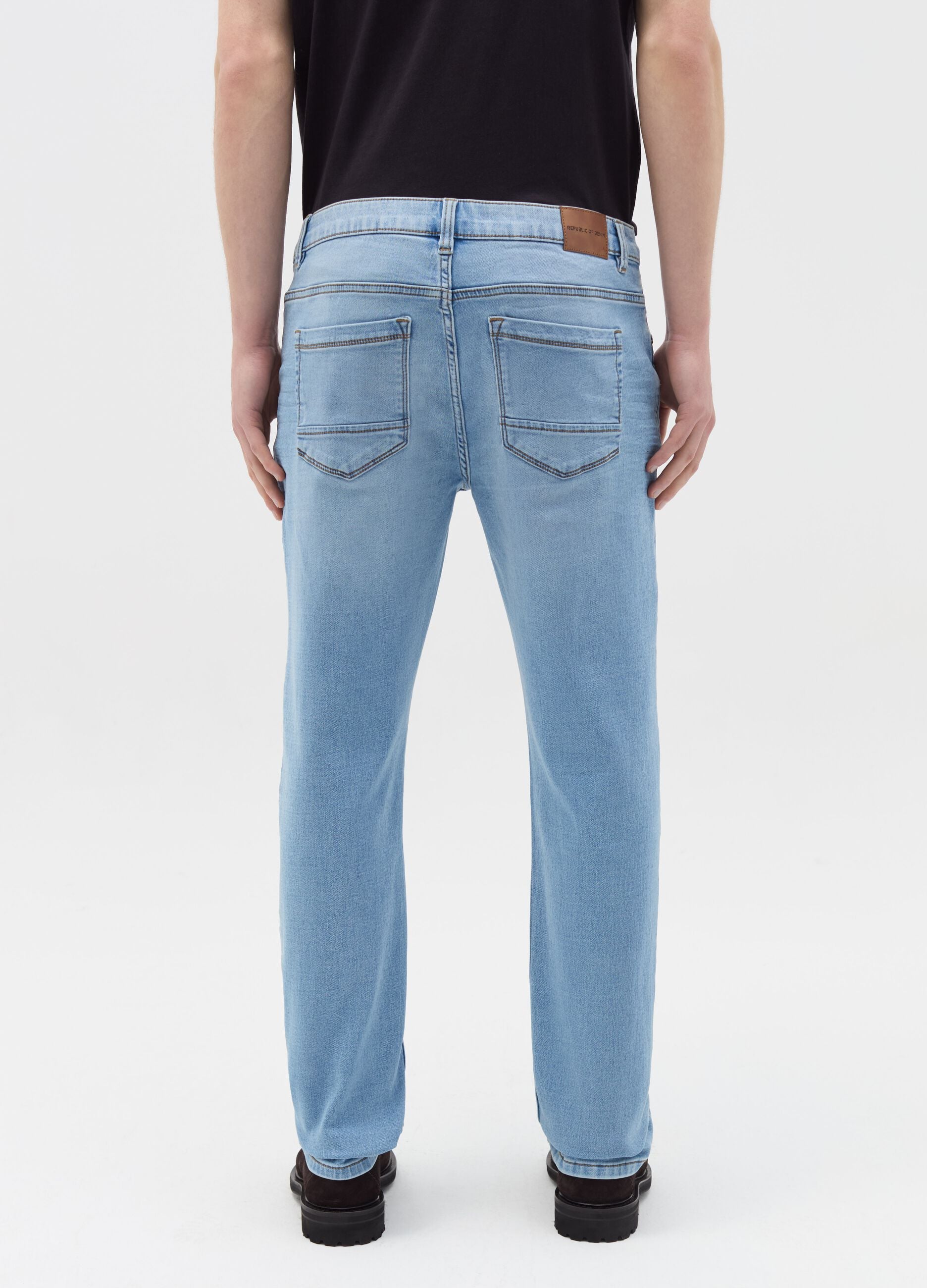 Slim-fit jeans with discolouring