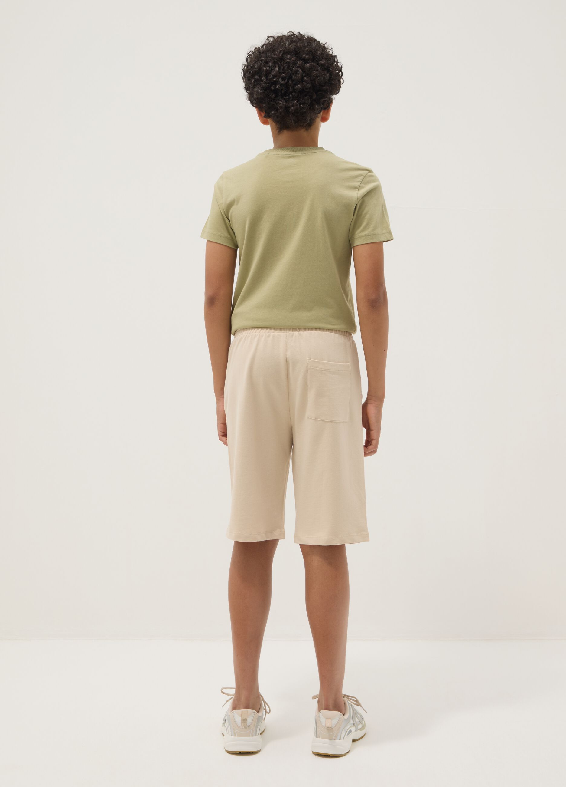 Boys' regular fit beige pure cotton shorts with print