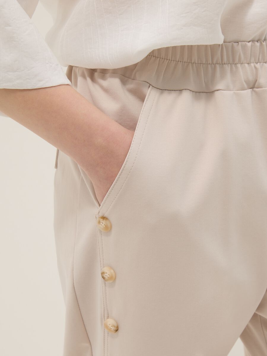 Beige regular-fit stretch cotton trousers with elasticated waist_3