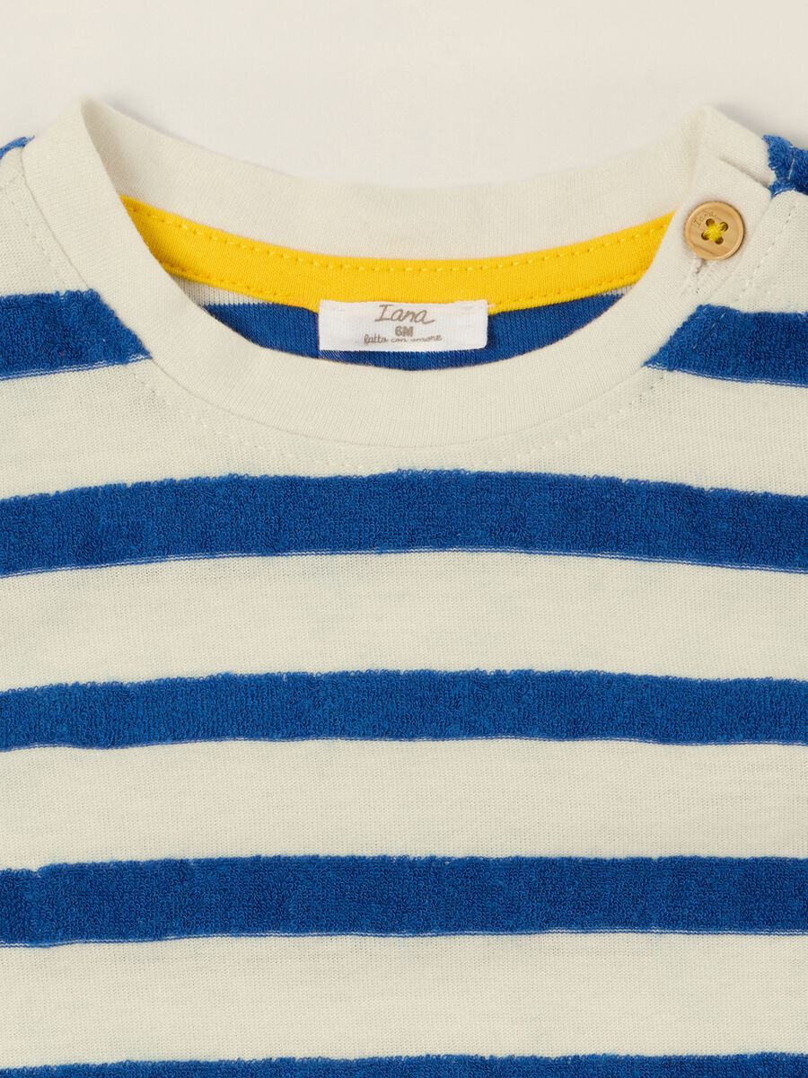 T-shirt a righe multicolor in misto cotone da neonato regular fit_1