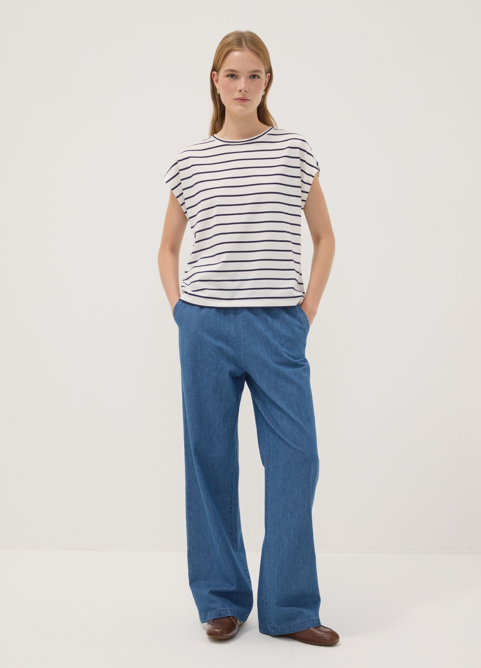 White pure cotton T-shirt with blue stripes, regular fit
