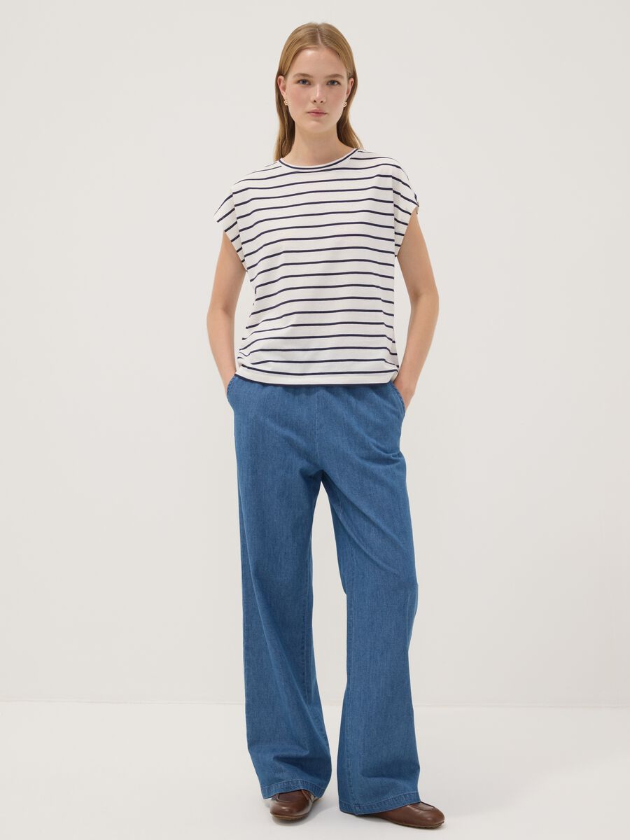 White pure cotton T-shirt with blue stripes, regular fit_2
