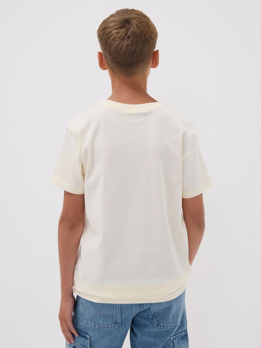 T-shirt in puro cotone beige da bambino regular fit con stampe_2